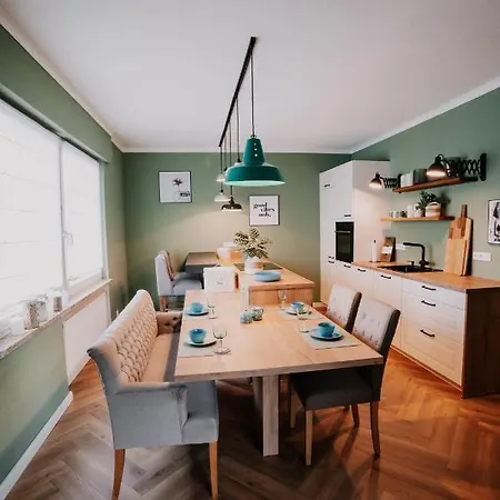 Soonwald Loft I Garten I Kamin I Riesige Wohnkueche 施特龙贝格